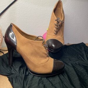 NWOT Ladies ankle boots size 8